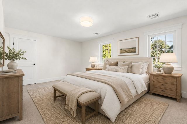 10 Harvey Park, Lynnfield, MA 01940