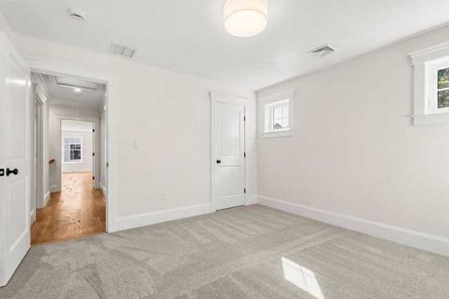 10 Harvey Park, Lynnfield, MA 01940