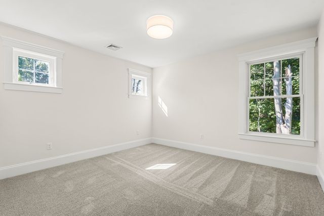 10 Harvey Park, Lynnfield, MA 01940