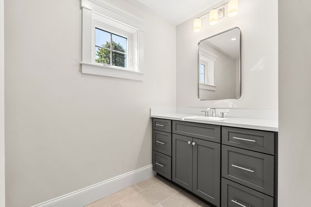 10 Harvey Park, Lynnfield, MA 01940