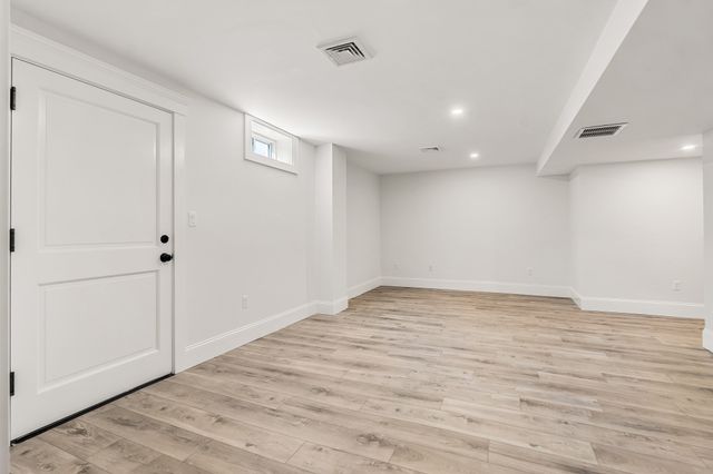 10 Harvey Park, Lynnfield, MA 01940