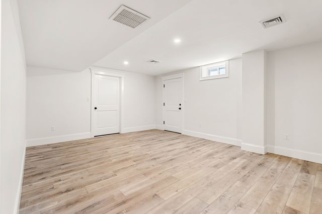 10 Harvey Park, Lynnfield, MA 01940