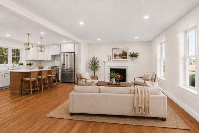 10 Harvey Park, Lynnfield, MA 01940