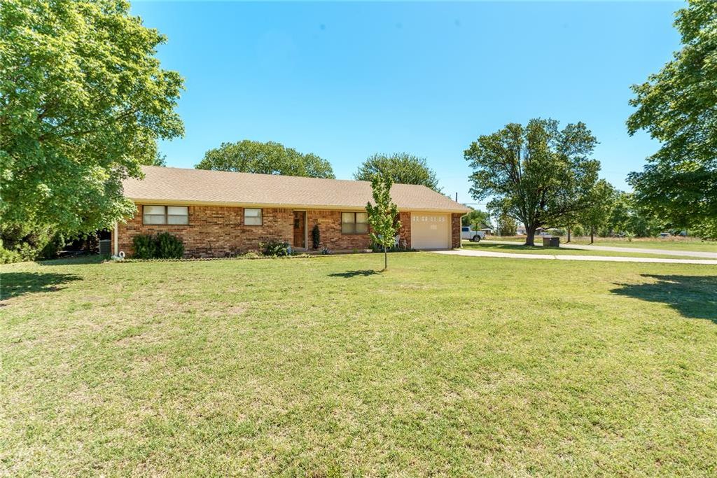 Image 1 of property listing at 204 N Main Avenue, Butler, OK 73625