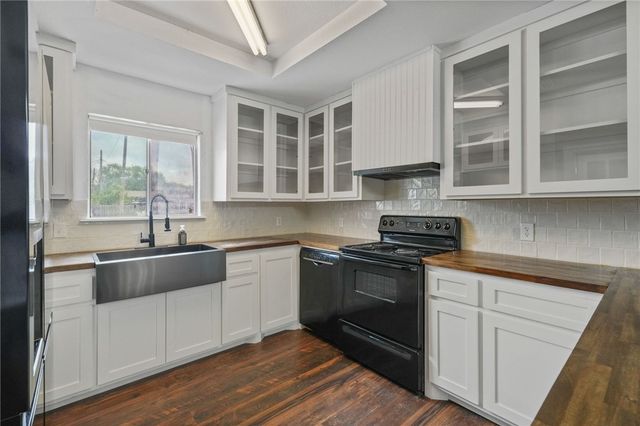 5721 Cresthaven Dr, Corpus Christi, TX 78415