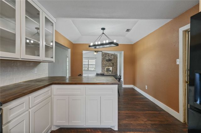 5721 Cresthaven Dr, Corpus Christi, TX 78415