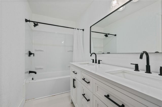 5721 Cresthaven Dr, Corpus Christi, TX 78415