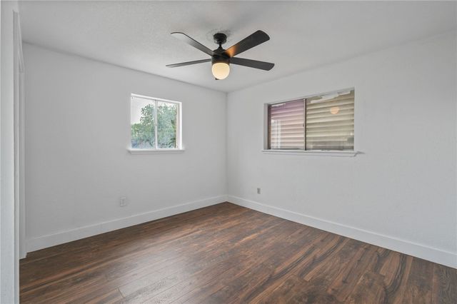 5721 Cresthaven Dr, Corpus Christi, TX 78415