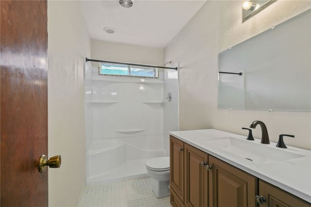 5721 Cresthaven Dr, Corpus Christi, TX 78415