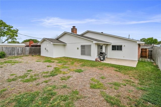 5721 Cresthaven Dr, Corpus Christi, TX 78415