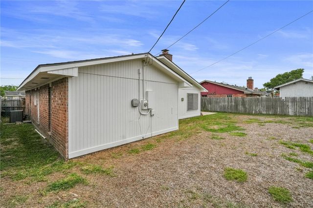 5721 Cresthaven Dr, Corpus Christi, TX 78415