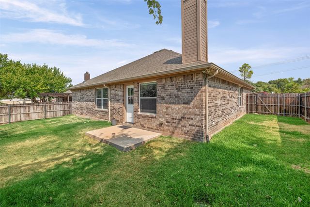 417 W 7th Street, Weatherford, TX 76086