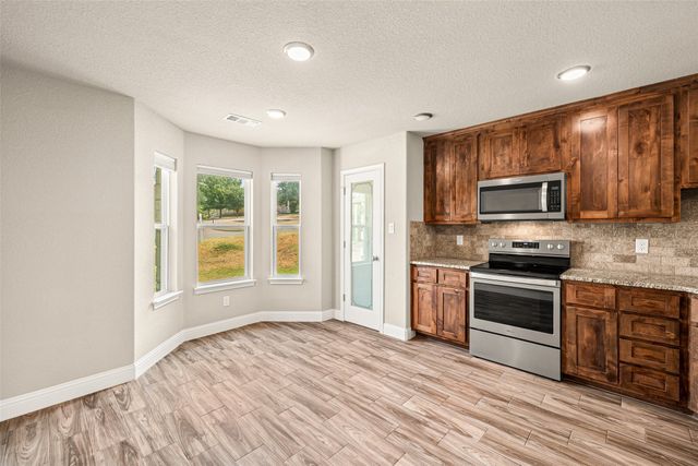 417 W 7th Street, Weatherford, TX 76086
