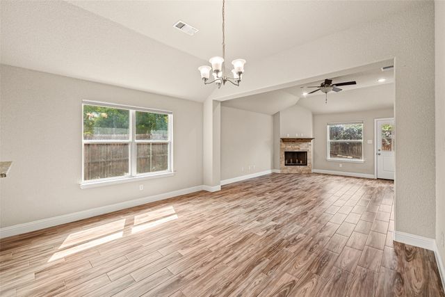417 W 7th Street, Weatherford, TX 76086