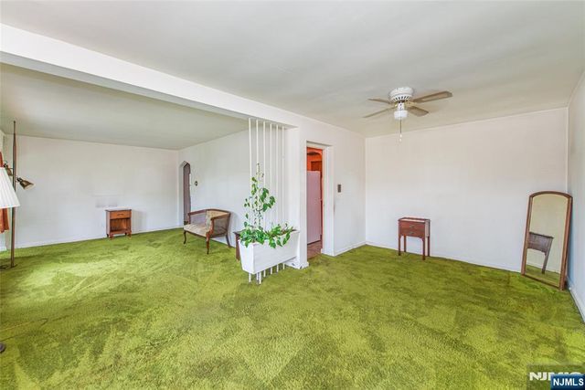 17 Danna Way, Saddle Brook, NJ 07663