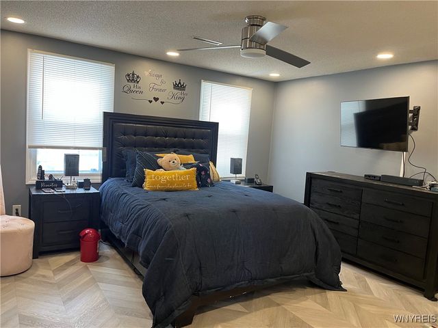 350 Bramblewood Lane, Amherst, NY 14051