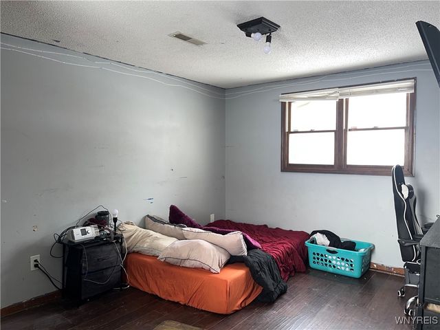 350 Bramblewood Lane, Amherst, NY 14051