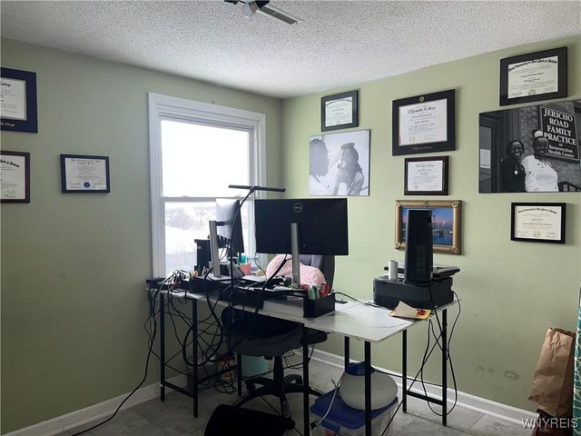 350 Bramblewood Lane, Amherst, NY 14051