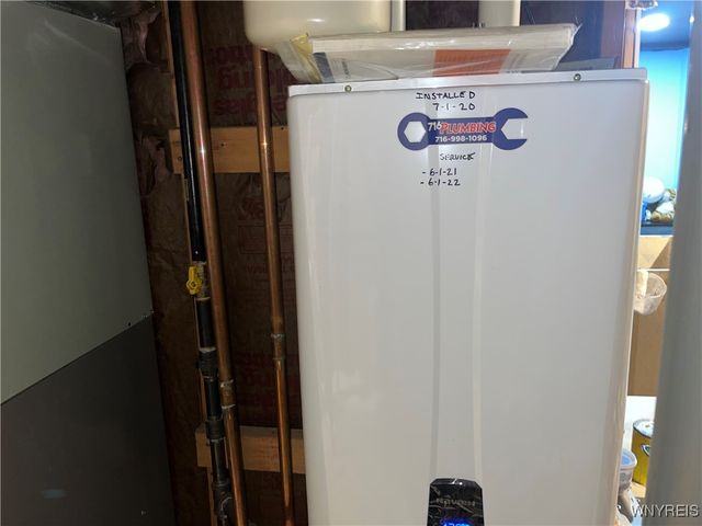 350 Bramblewood Lane, Amherst, NY 14051