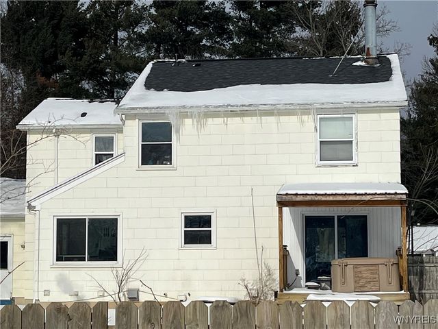 350 Bramblewood Lane, Amherst, NY 14051