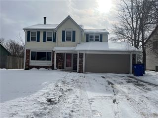 350 Bramblewood Lane, Amherst, NY 14051