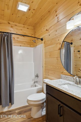 1010 Pinyon Circle, Pigeon Forge, TN 37863