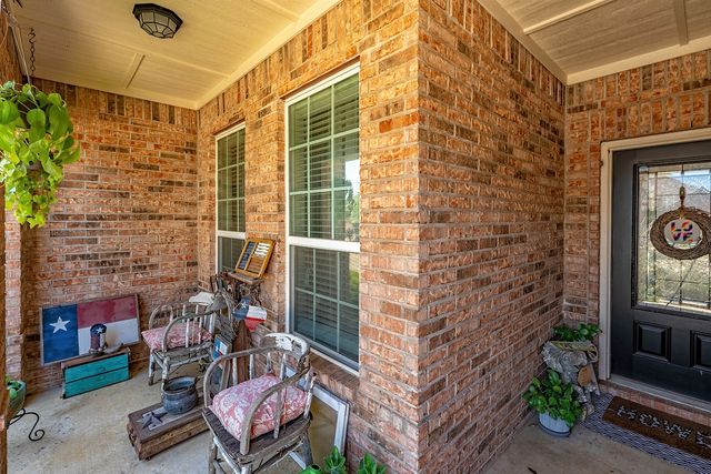 2416 Fall Leaf Court, Denton, TX 76209