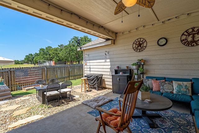2416 Fall Leaf Court, Denton, TX 76209