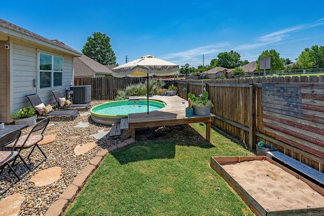 2416 Fall Leaf Court, Denton, TX 76209
