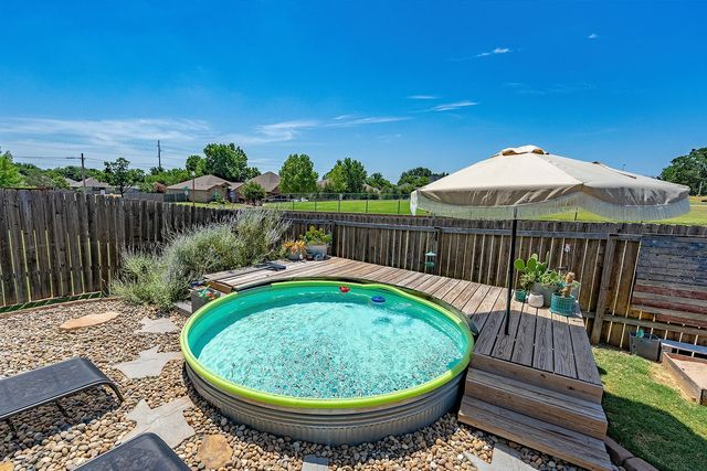 2416 Fall Leaf Court, Denton, TX 76209