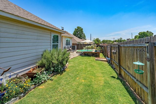 2416 Fall Leaf Court, Denton, TX 76209
