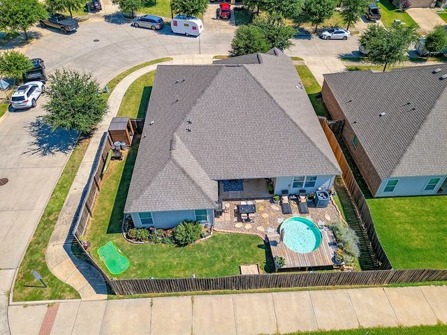 2416 Fall Leaf Court, Denton, TX 76209