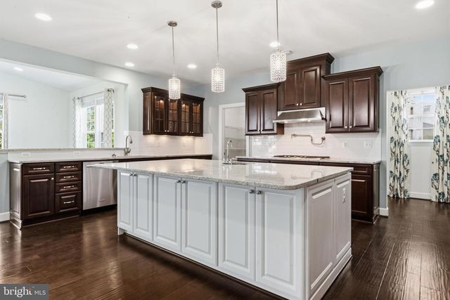 23028 CREIGHTON FARMS DR, Leesburg, VA 20175