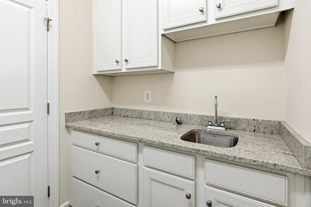 23028 CREIGHTON FARMS DR, Leesburg, VA 20175