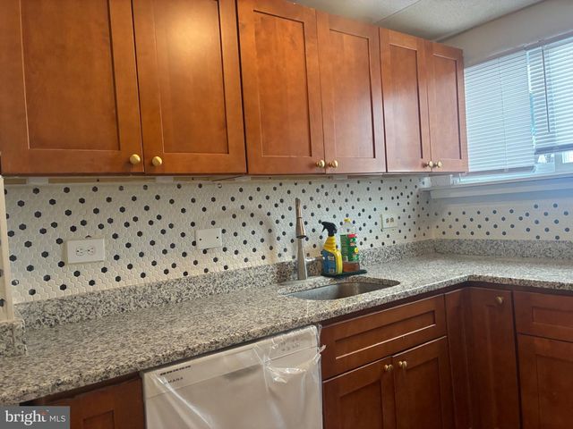 2432 TULIP ST, Philadelphia, PA 19125