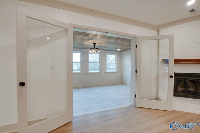 2042 Rosebury Lane SW, Huntsville, AL 35803