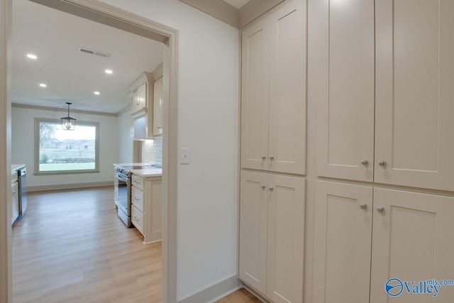 2042 Rosebury Lane SW, Huntsville, AL 35803