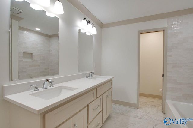 2042 Rosebury Lane SW, Huntsville, AL 35803