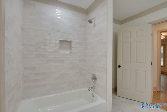 2042 Rosebury Lane SW, Huntsville, AL 35803