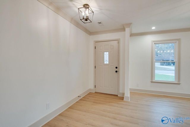 2042 Rosebury Lane SW, Huntsville, AL 35803