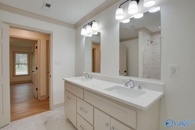 2042 Rosebury Lane SW, Huntsville, AL 35803