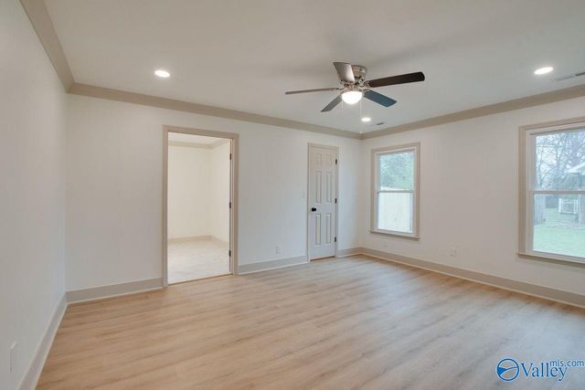 2042 Rosebury Lane SW, Huntsville, AL 35803