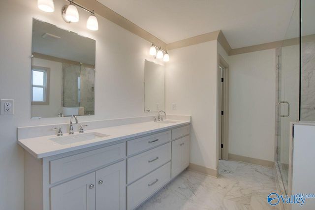 2042 Rosebury Lane SW, Huntsville, AL 35803