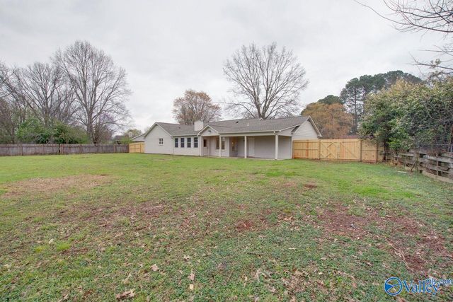 2042 Rosebury Lane SW, Huntsville, AL 35803