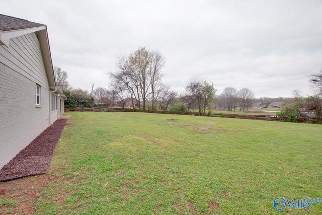 2042 Rosebury Lane SW, Huntsville, AL 35803