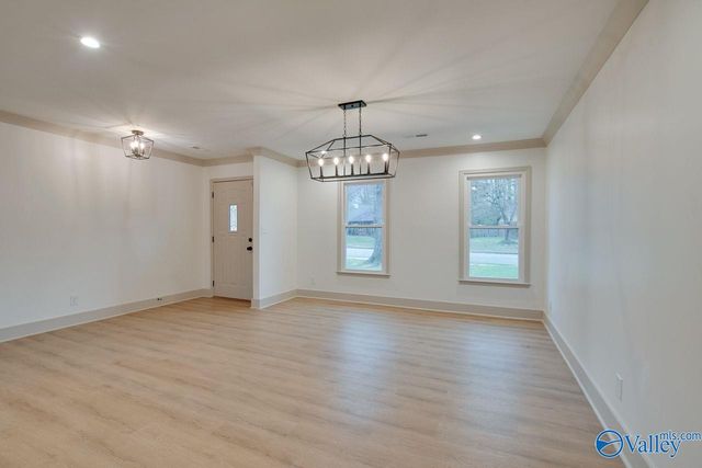 2042 Rosebury Lane SW, Huntsville, AL 35803