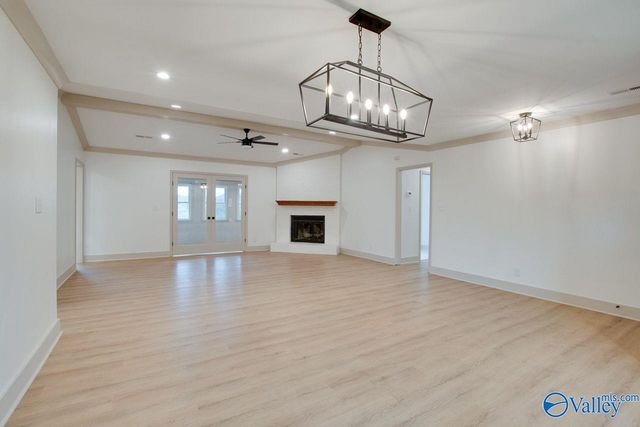 2042 Rosebury Lane SW, Huntsville, AL 35803