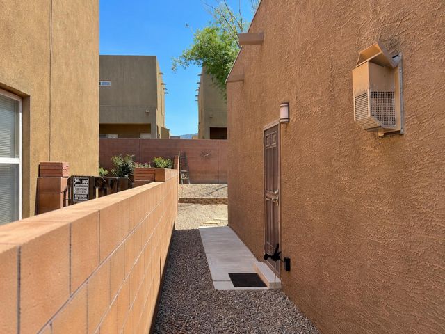 932 Sellers Drive NE, Albuquerque, NM 87112