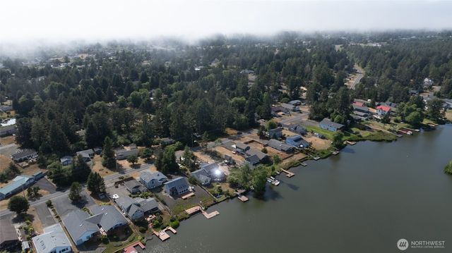 544 Mt Olympus Avenue SE, Ocean Shores, WA 98569