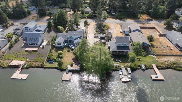 544 Mt Olympus Avenue SE, Ocean Shores, WA 98569